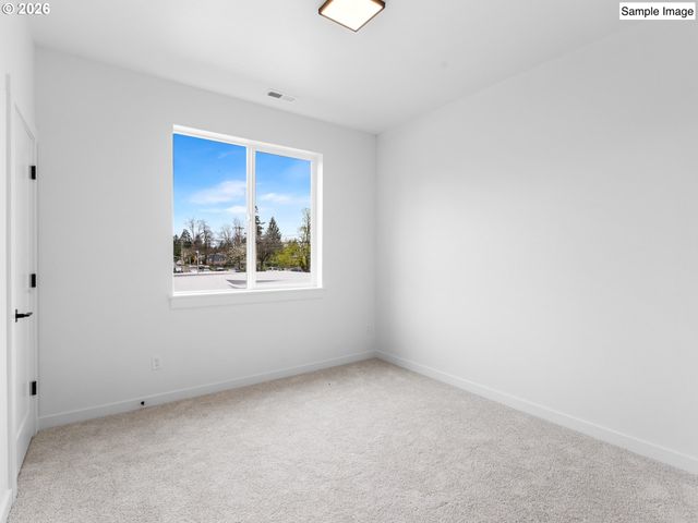 7193 Se CRYSTAL SPRINGS Blvd 8, Portland, OR 97206