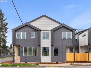 7193 Se CRYSTAL SPRINGS Blvd 8, Portland, OR 97206