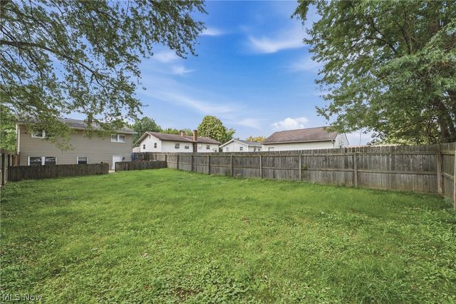 300 27th Street NW, Massillon, OH 44647