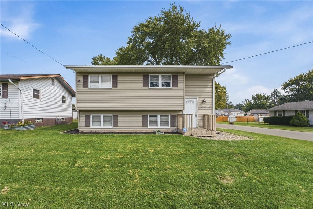 300 27th Street NW, Massillon, OH 44647