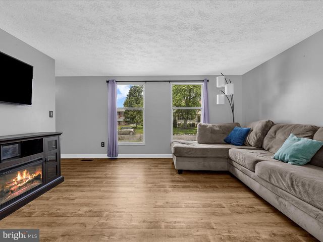 2921 CRYSTAL PALACE LN, Pasadena, MD 21122
