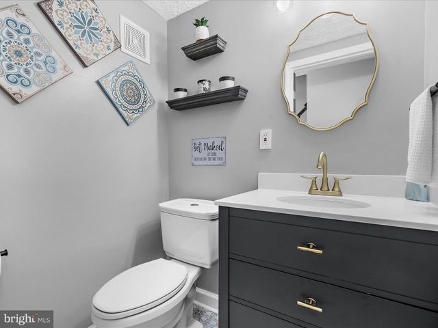 2921 CRYSTAL PALACE LN, Pasadena, MD 21122
