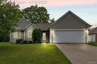 4436 Maplewood Meadows Avenue, Burton, MI 48439