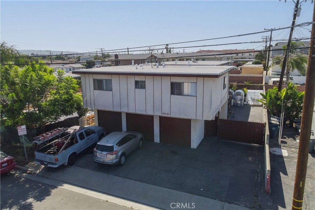 16701 S Berendo, Gardena, CA 90247 — photo 2
