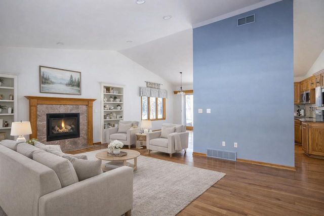 527 APPLEWOOD DRIVE, Kimberly, WI 54136