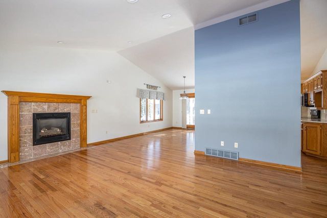 527 APPLEWOOD DRIVE, Kimberly, WI 54136