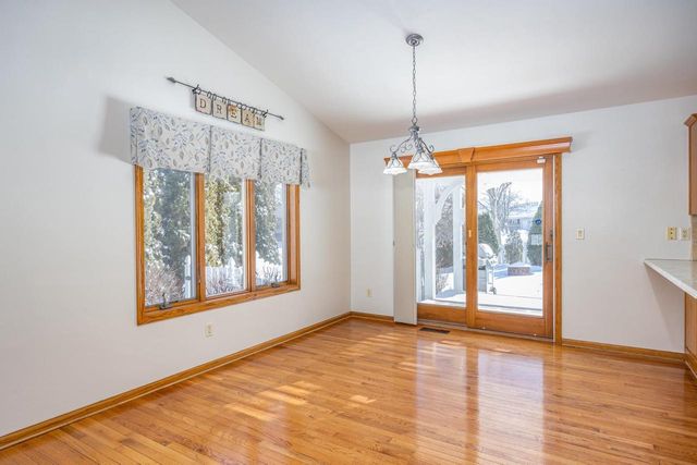 527 APPLEWOOD DRIVE, Kimberly, WI 54136