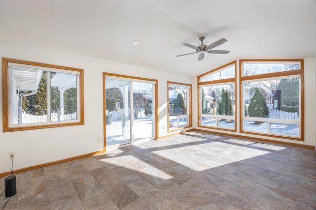 527 APPLEWOOD DRIVE, Kimberly, WI 54136