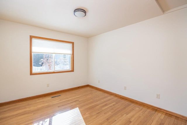 527 APPLEWOOD DRIVE, Kimberly, WI 54136