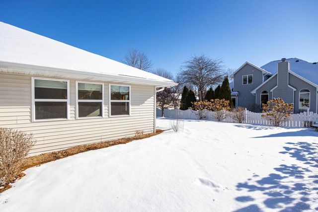 527 APPLEWOOD DRIVE, Kimberly, WI 54136