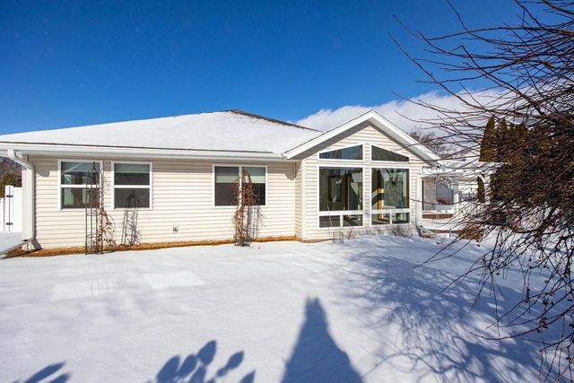 527 APPLEWOOD DRIVE, Kimberly, WI 54136