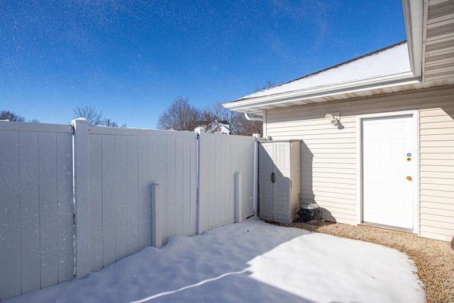 527 APPLEWOOD DRIVE, Kimberly, WI 54136