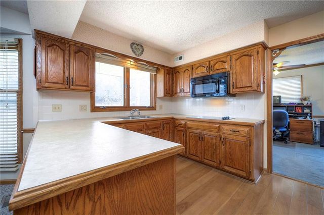 13035 Wild Rose Lane, Olathe, KS 66061