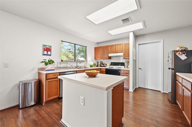 7521 Marble Crest DR, Austin, TX 78747