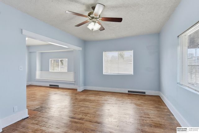 115 N 43rd Avenue, Omaha, NE 68131