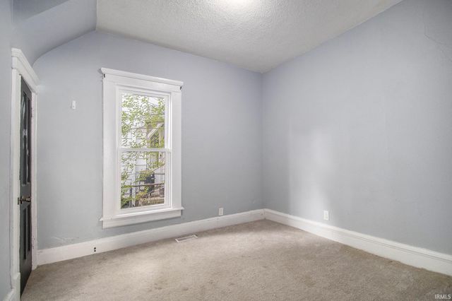 2006 Leer Street, South Bend, IN 46613