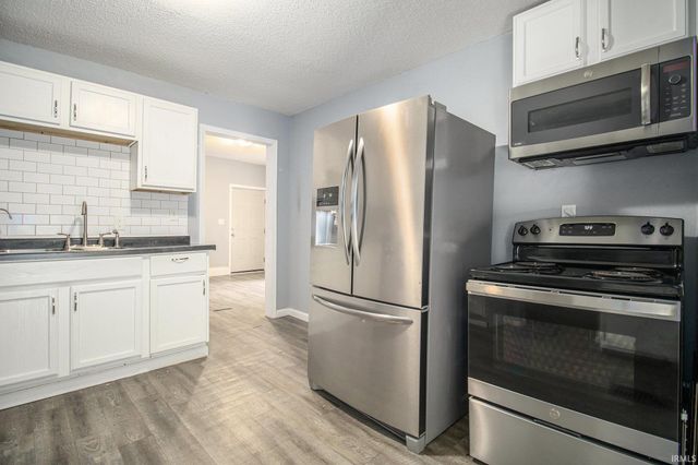 2006 Leer Street, South Bend, IN 46613