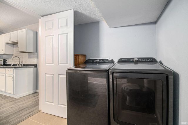 2006 Leer Street, South Bend, IN 46613