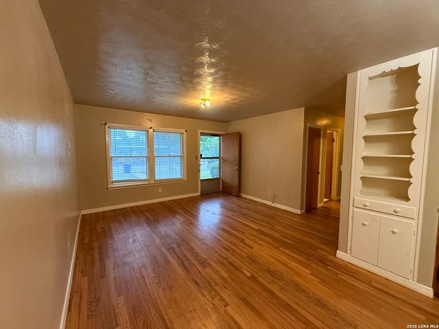 555 N Union Ave, New Braunfels, TX 78130