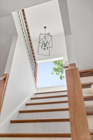 9004 Old Creek Trail, Montgomery, OH 45249