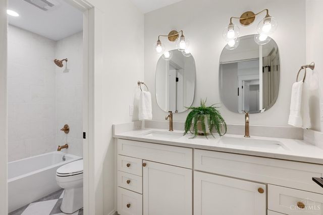 9004 Old Creek Trail, Montgomery, OH 45249