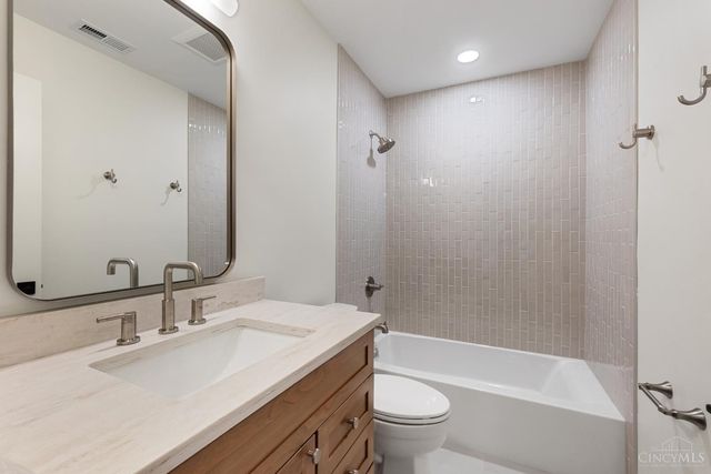 9004 Old Creek Trail, Montgomery, OH 45249