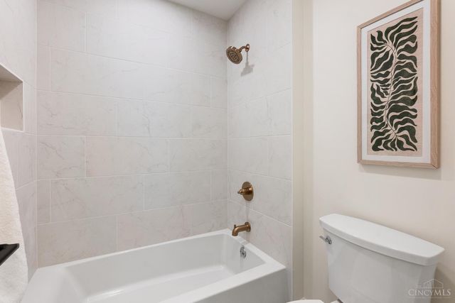 9004 Old Creek Trail, Montgomery, OH 45249