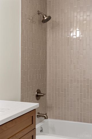 9004 Old Creek Trail, Montgomery, OH 45249