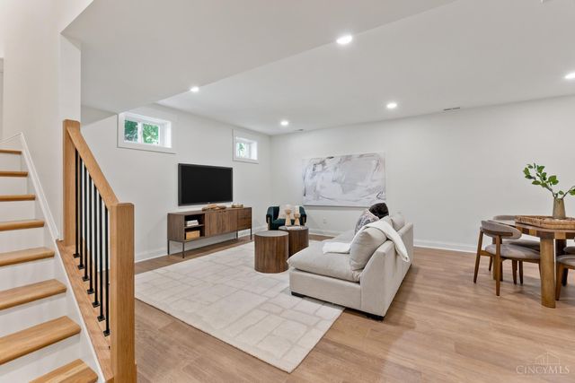 9004 Old Creek Trail, Montgomery, OH 45249