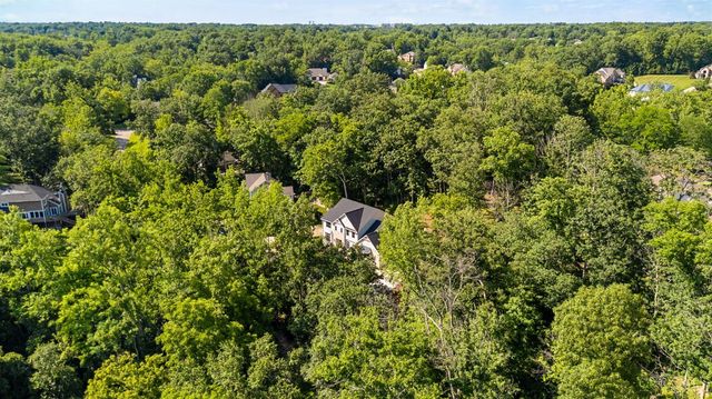 9004 Old Creek Trail, Montgomery, OH 45249