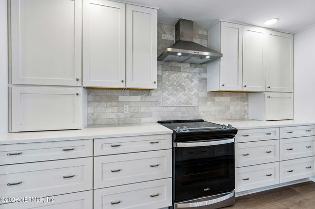 275 1ST Street S 304, Jacksonville Beach, FL 32250