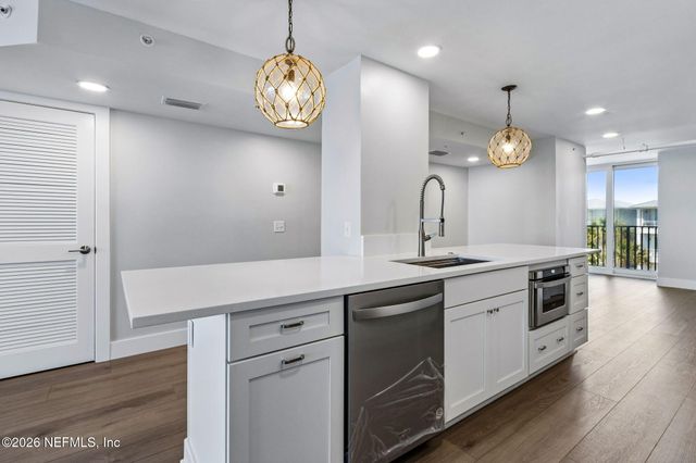 275 1ST Street S 304, Jacksonville Beach, FL 32250