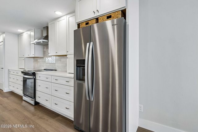 275 1ST Street S 304, Jacksonville Beach, FL 32250