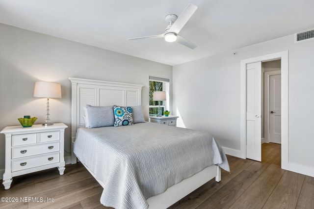 275 1ST Street S 304, Jacksonville Beach, FL 32250