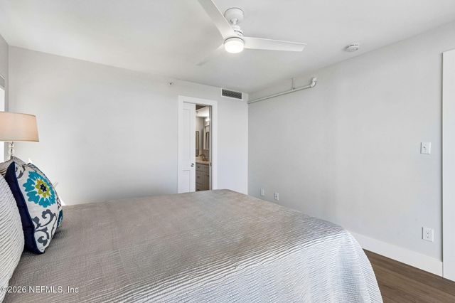 275 1ST Street S 304, Jacksonville Beach, FL 32250