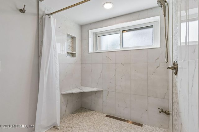 275 1ST Street S 304, Jacksonville Beach, FL 32250