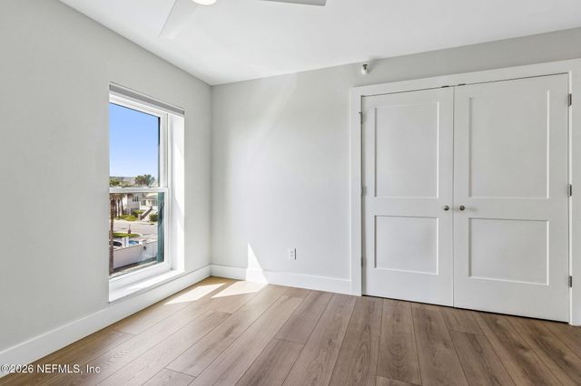 275 1ST Street S 304, Jacksonville Beach, FL 32250