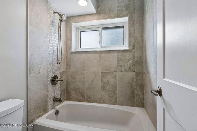 275 1ST Street S 304, Jacksonville Beach, FL 32250