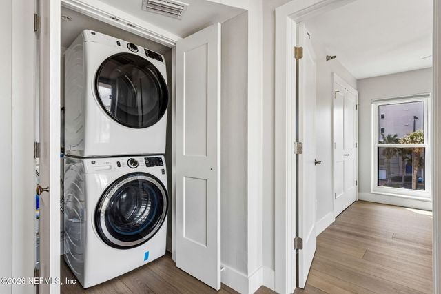 275 1ST Street S 304, Jacksonville Beach, FL 32250