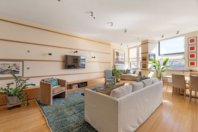 485 Harrison Ave 404, Boston, MA 02118