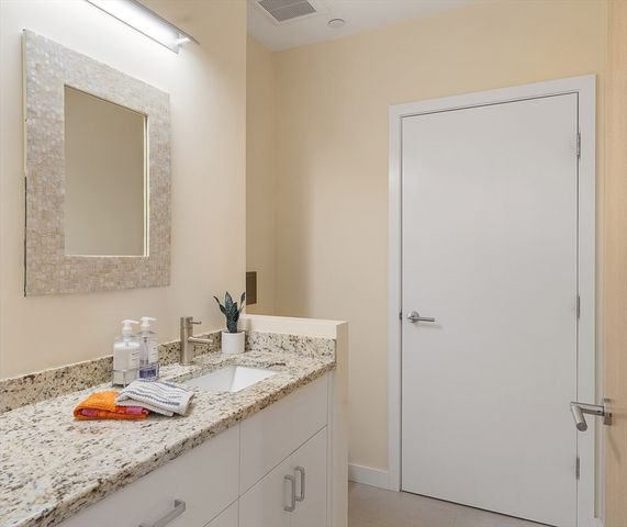 485 Harrison Ave 404, Boston, MA 02118