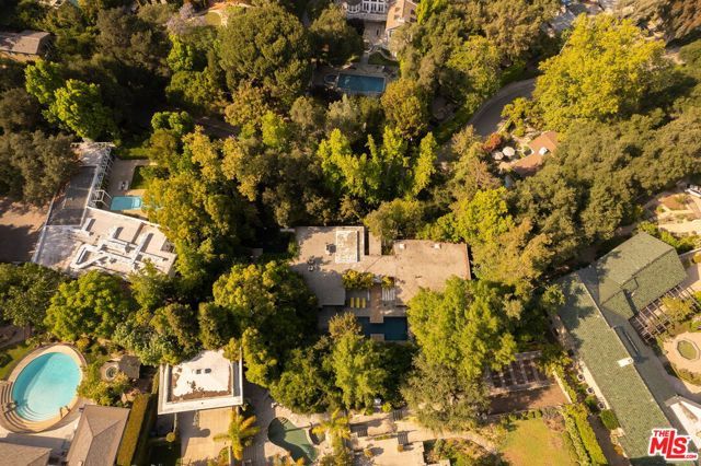 832 Canon Drive, Pasadena, CA 91106