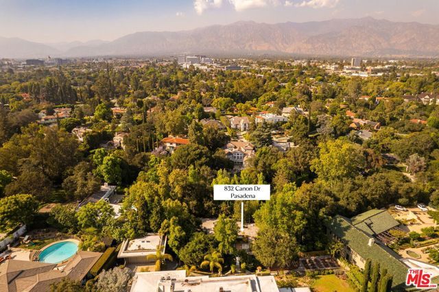 832 Canon Drive, Pasadena, CA 91106