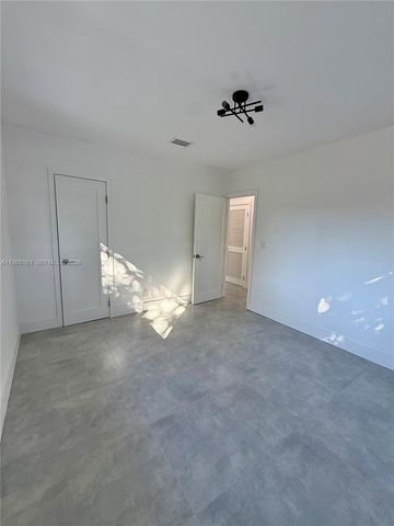 12615 N Miami Avenue, North Miami, FL 33168