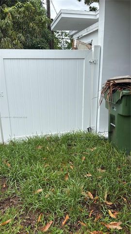 12615 N Miami Avenue, North Miami, FL 33168