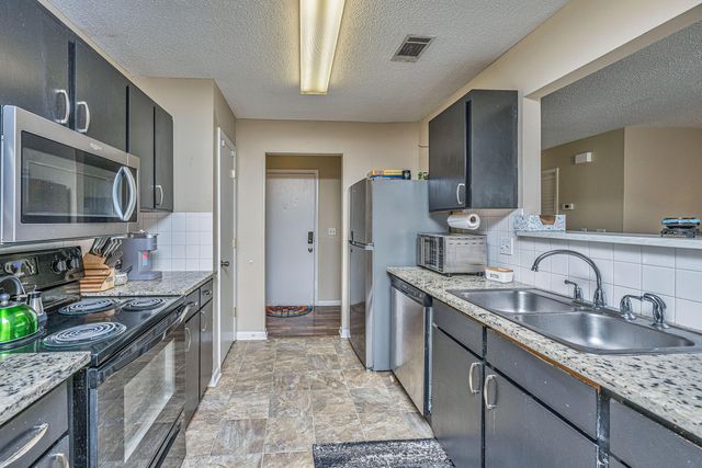501 Greenmeadow Drive, Goose Creek, SC 29445