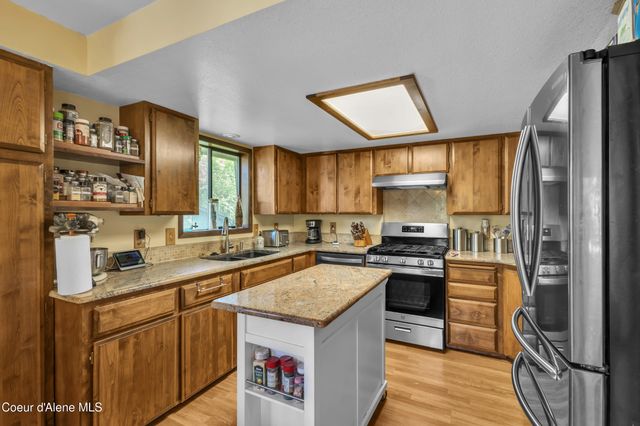 5792 N Parkwood CIR, Coeur D'alene, ID 83815