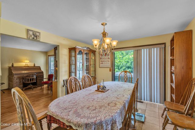 5792 N Parkwood CIR, Coeur D'alene, ID 83815