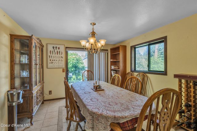 5792 N Parkwood CIR, Coeur D'alene, ID 83815