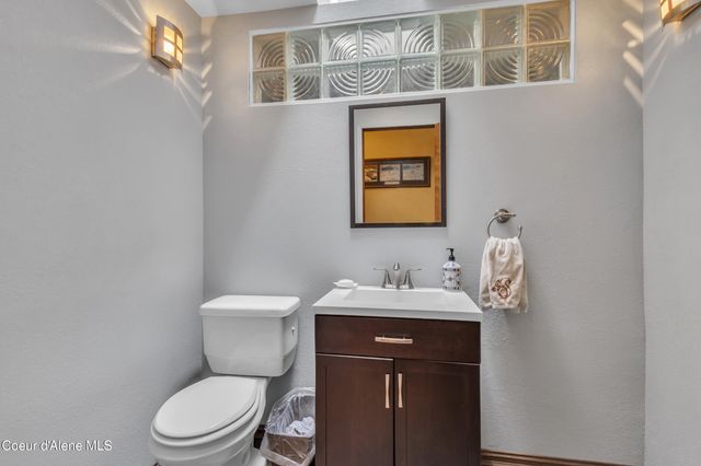 5792 N Parkwood CIR, Coeur D'alene, ID 83815